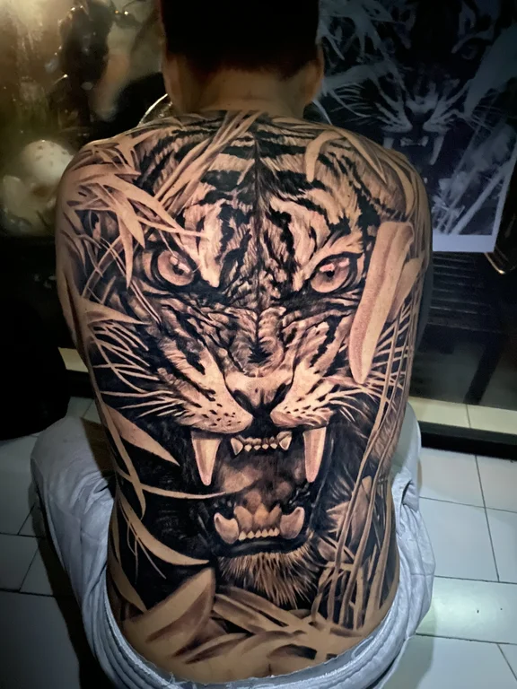 tiger black grey gothic lion heavy shading soft shading full fullback full back tattoo canggu bali