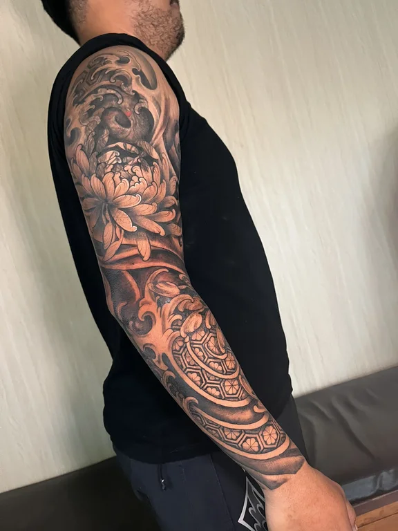koi balinese pattern elegant polynesian heavy shading black grey full fullsleeve full sleeve tattoo canggu bali