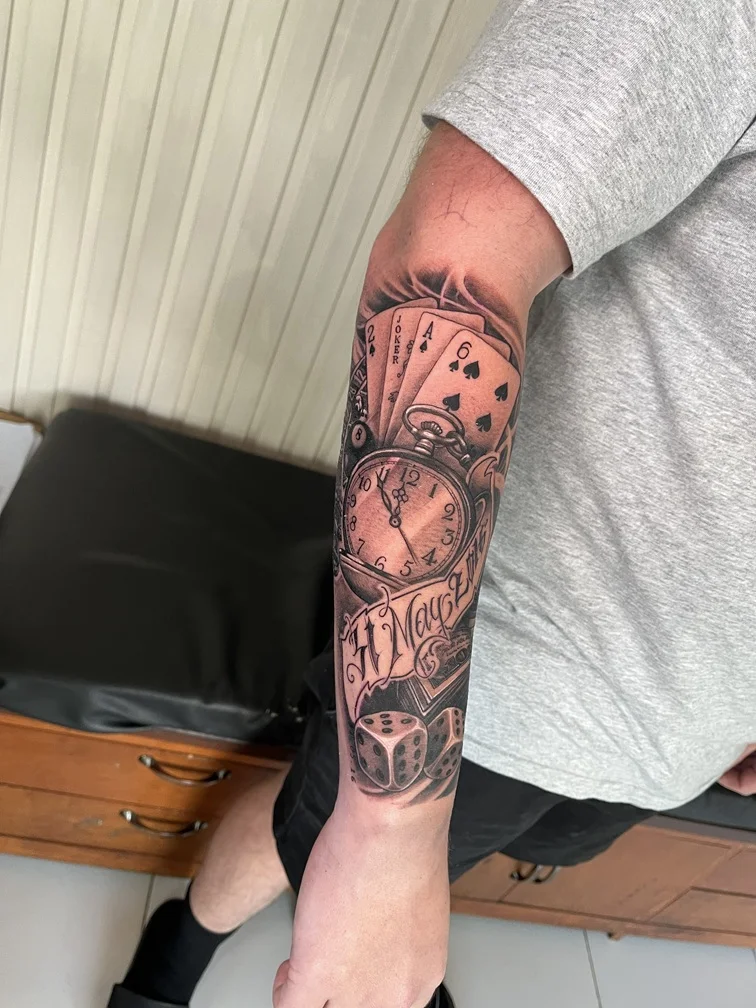 time clock card man hand half half sleeve black halfsleeve tattoo canggu bali