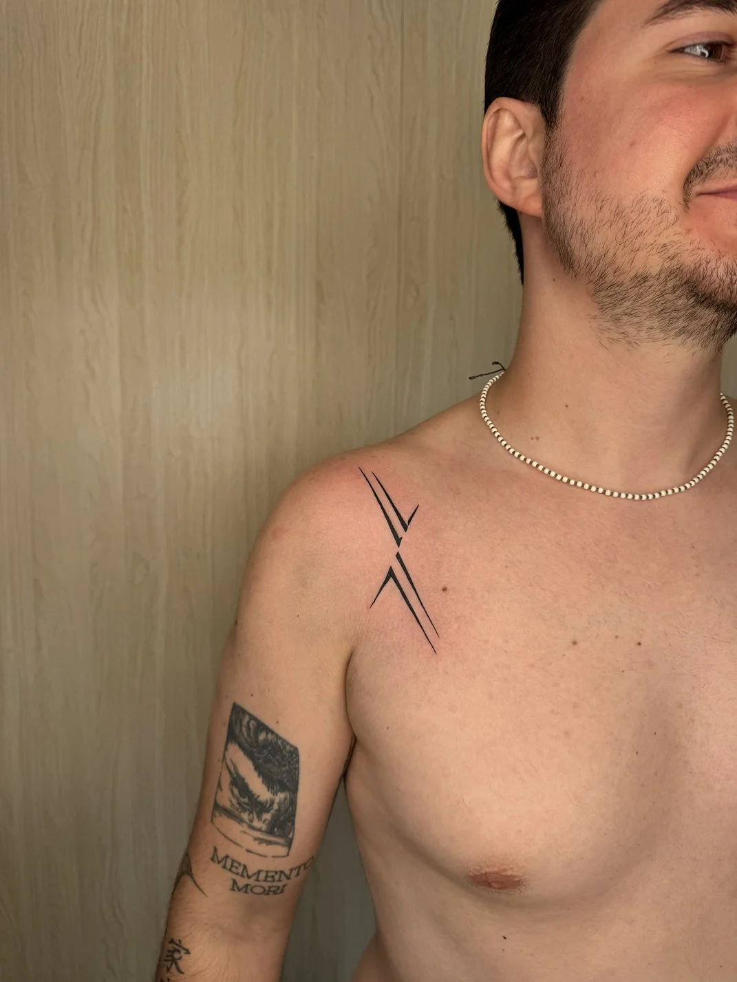 blackwork abstract man shoulder black tattoo line tattoo canggu bali