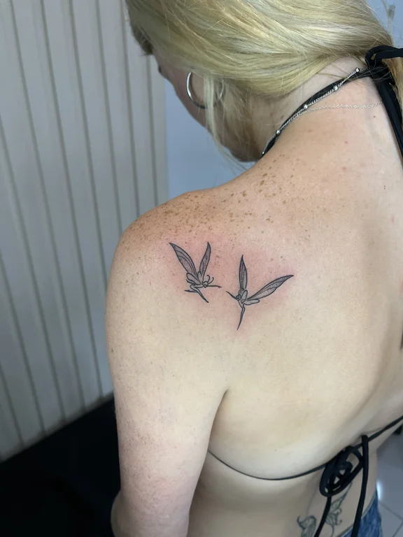 nature blackwork woman soft shading elegant dotwork linework black grey tattoo Canggu Bali