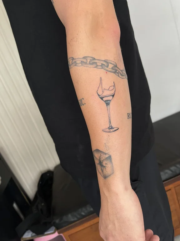 abstract fine line woman linework elegant minimal bold line thin line tattoo Canggu Bali