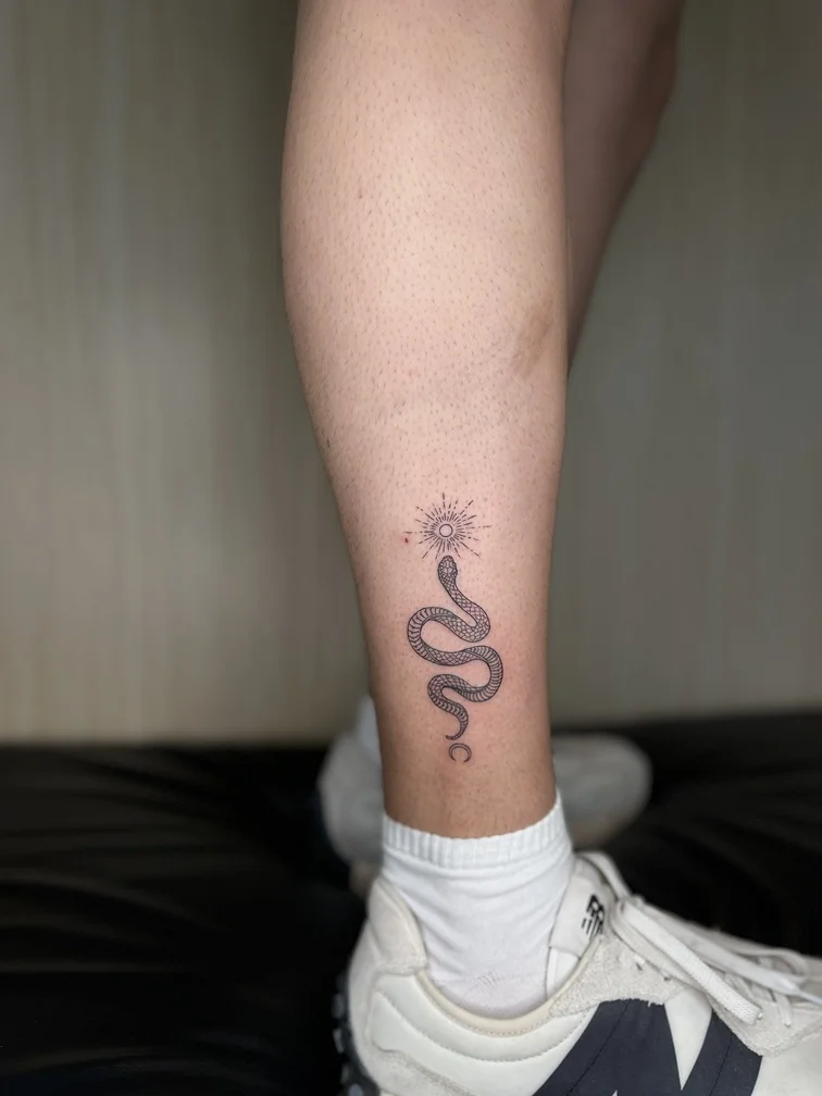 fineline linework line snake black grey shading foot tattoo tattoo canggu bali
