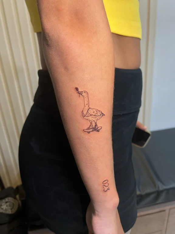 linework minimal elegant bold line duck skate mini small fine line woman hand tattoo canggu bali