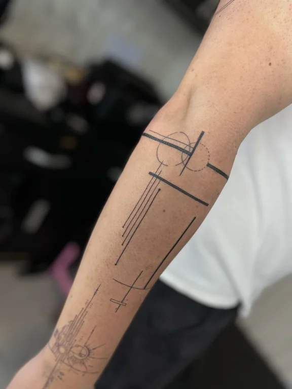 abstract minimalist man bold line minimal fine line thin line linework tattoo Canggu Bali