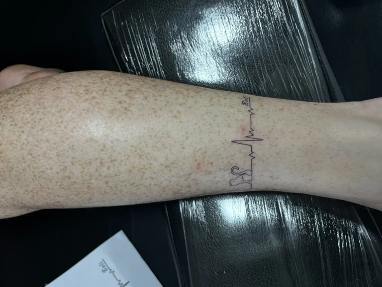 abstract minimalist hand fine line minimal thin line bold line spiritual tattoo Canggu Bali