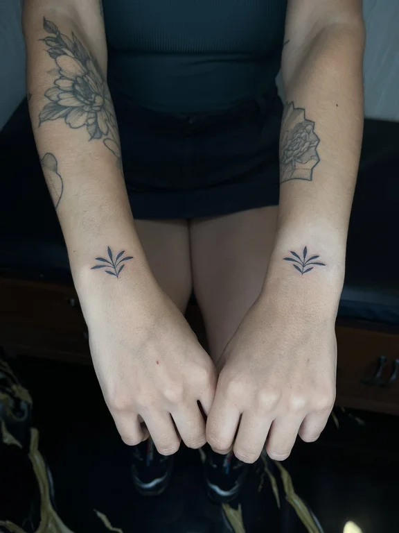 floral minimalist hand fine line elegant minimal lotus mystical tattoo Canggu Bali