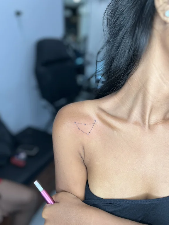 geometric minimalist woman fine line minimal bold line thin line elegant tattoo Canggu Bali