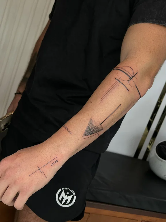 geometric minimalist woman fine line minimal bold line thin line spiritual tattoo Canggu Bali