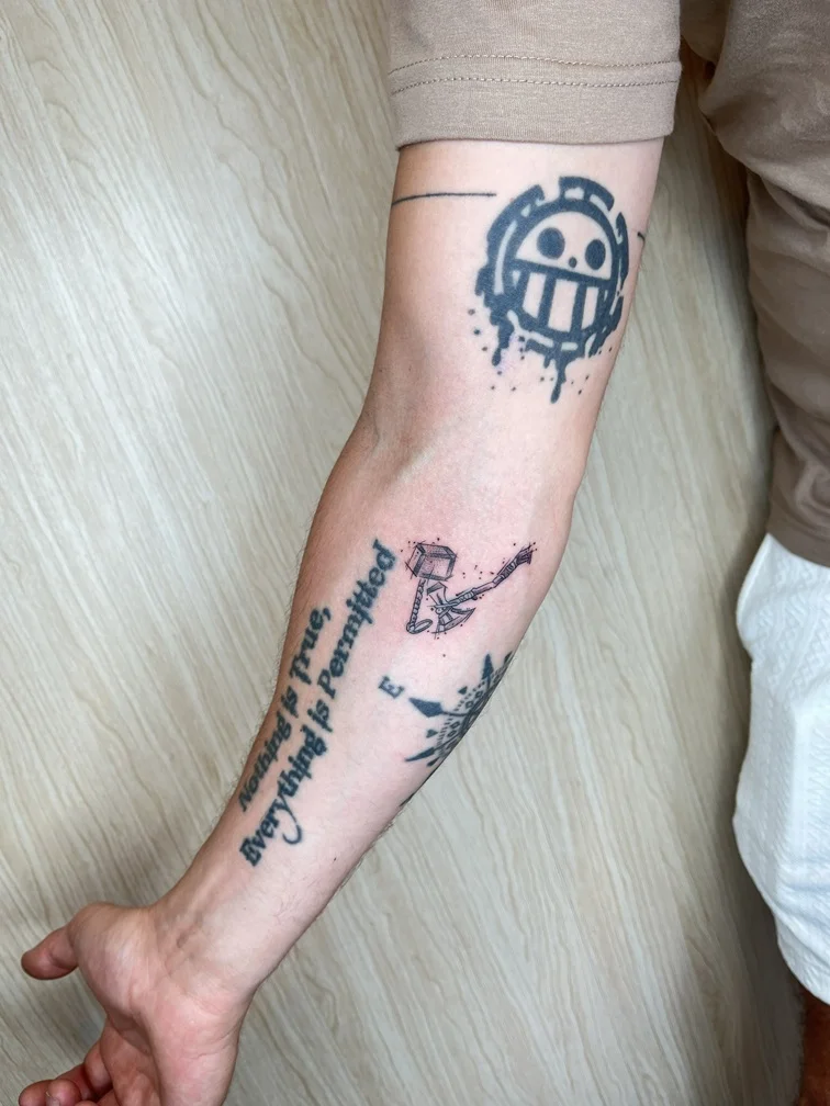 hammer ax thor mythology minimalist hand man blackwork shading tattoo tattoo canggu bali