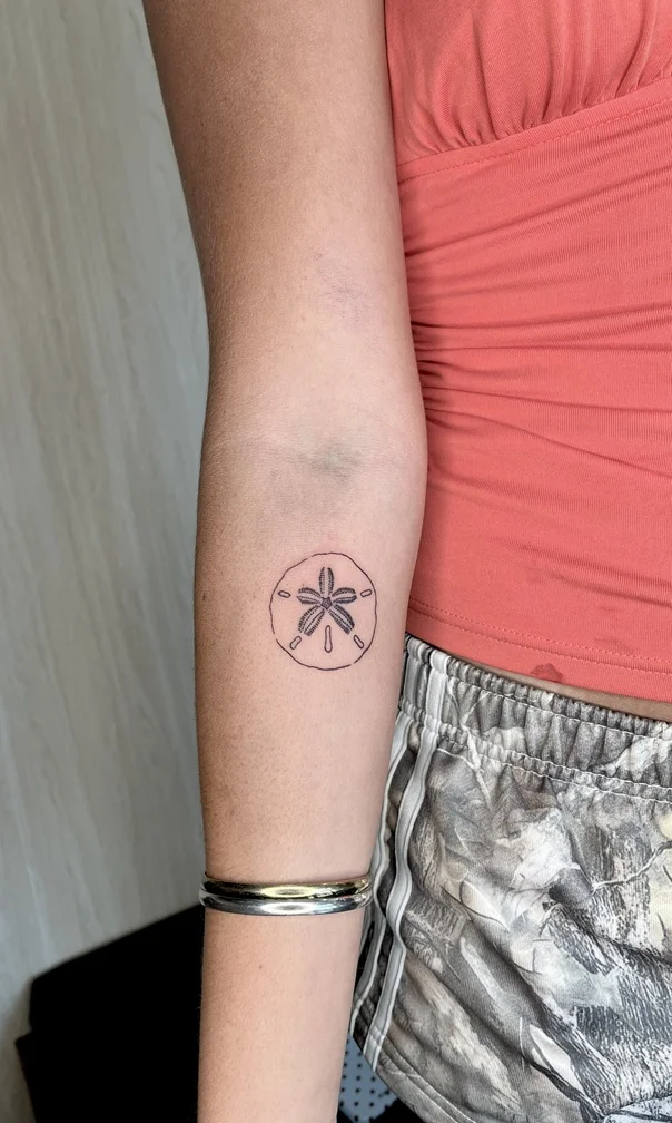 woman hand symbol small minimalist fine line fineline linework line tattoo canggu bali