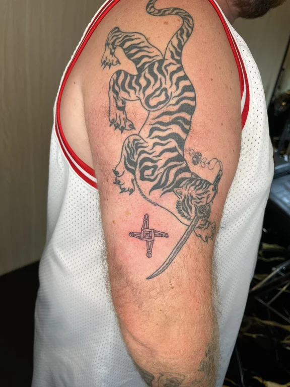 animal new school tiger black grey cloud linework fine line lion tattoo Canggu Bali