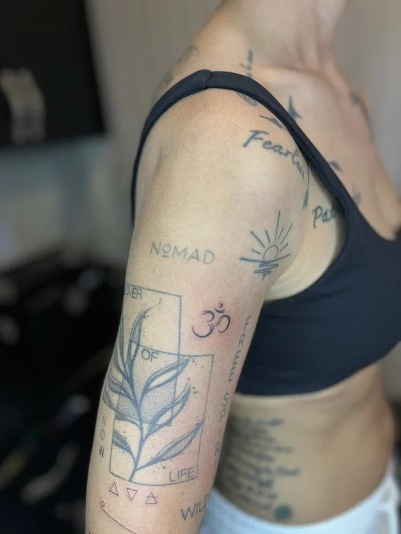 nature new school woman linework leaf minimal soft shading elegant tattoo Canggu Bali