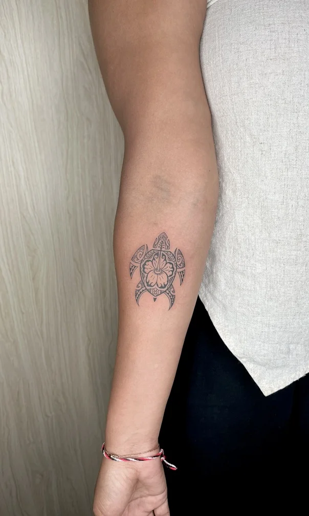 woman hand animal turtle tribal black fine line fineline linework line tattoo canggu bali